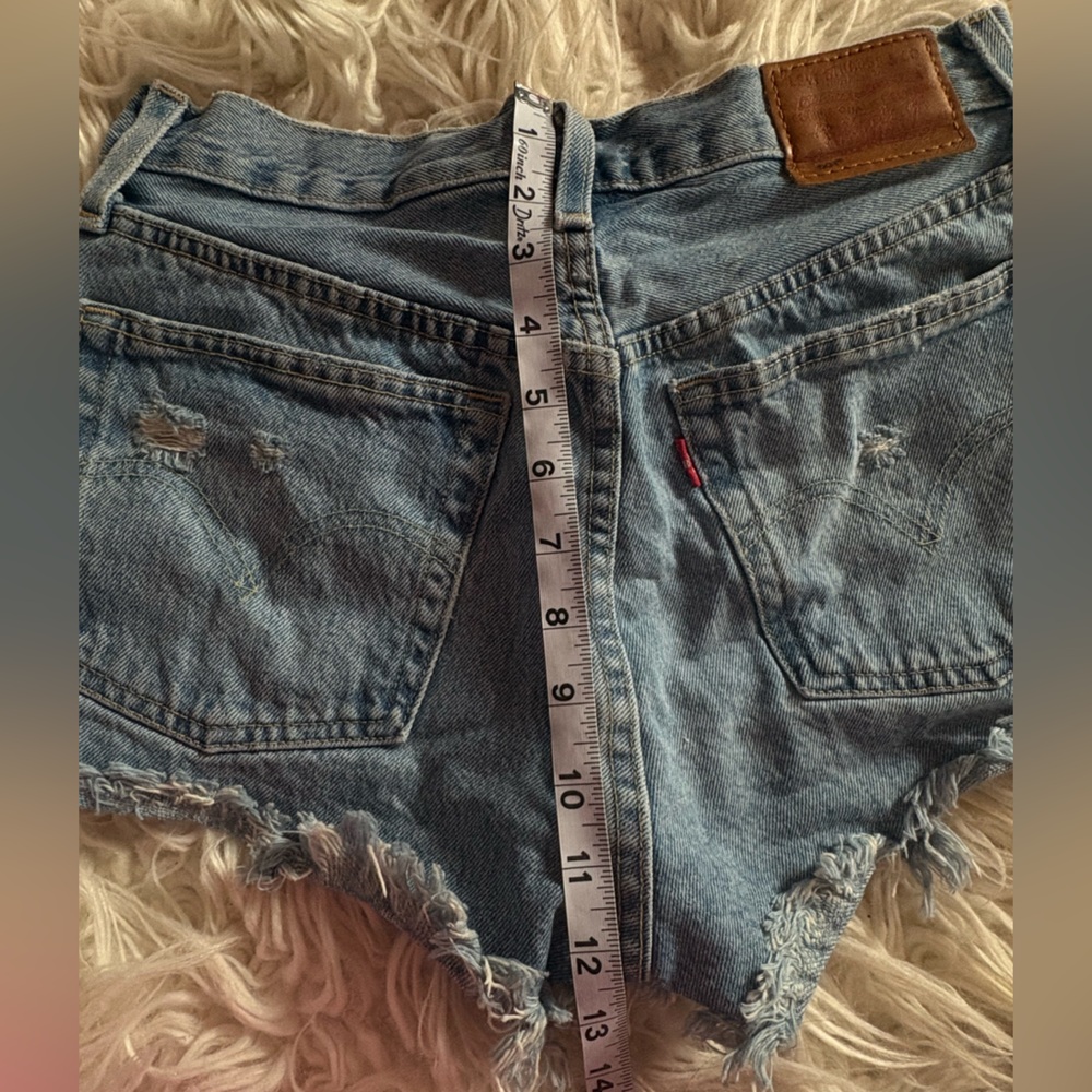 Levi’s 501 High Rise Distressed Cutoff Denim Shorts W26 - Picture 8 of 8